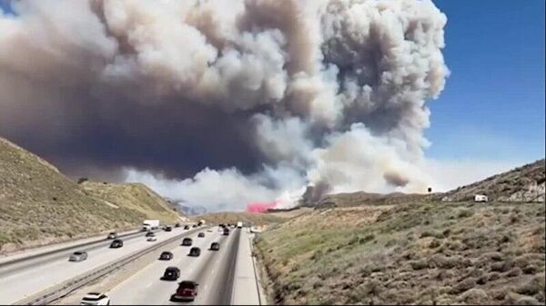 Более 1200 человек были эвакуированы из-за масштабных лесных пожаров в Калифорнии - Sputnik Արմենիա