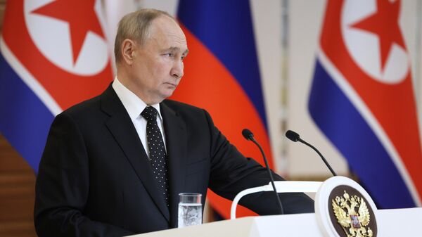Президент РФ Владимир Путин делает заявление для СМИ по итогам российско-корейских переговоров (19 июня 2024). Пхеньян - Sputnik Армения