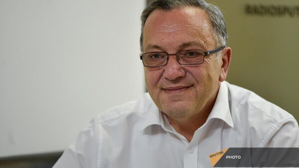 Авет Адонц в гостях радио Sputnik - Sputnik Армения
