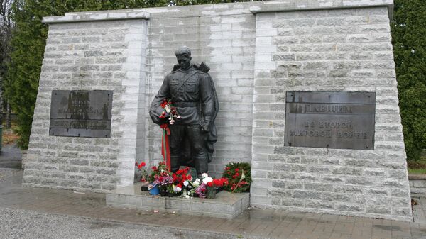 Монумент Воину-освободителю Бронзовый солдат - Sputnik Армения