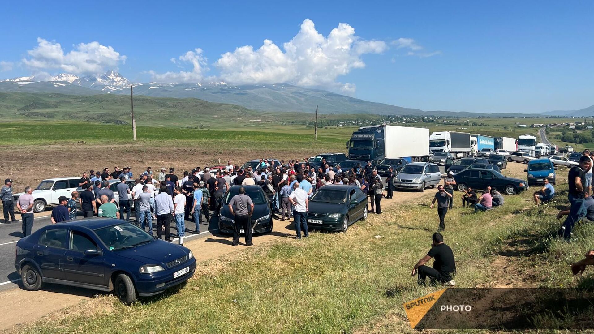 Дорогу открыли, но с условием: жители Варденута хотят встречи с Пашиняном -  24.06.2024, Sputnik Армения