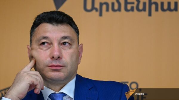 Пресс-конференция представителя РПА Эдуарда Шармазанова в мультимедийном пресс-центре Sputnik (25 июня 2024). Еревaн - Sputnik Армения