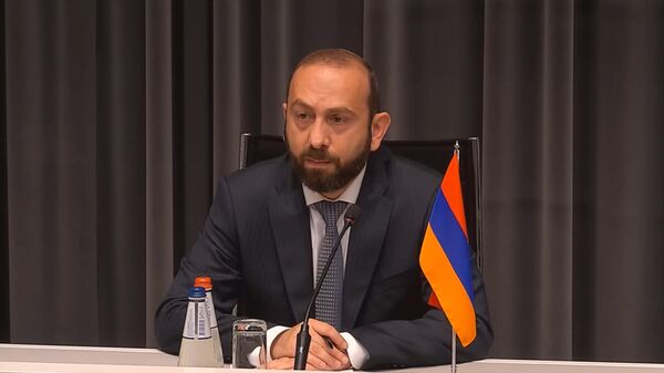 Глава МИД Армении Арарат Мирзоян на совместной пресс-конференции с эстонским коллегой Маргусом Цахкна (27 июня 2024). Таллин - Sputnik Армения