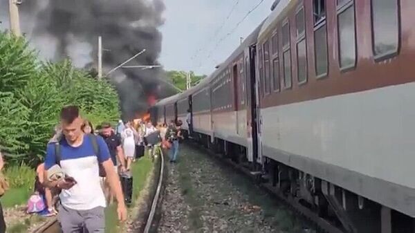 Скоростной поезд столкнулся с автобусом на юге Словакии  - Sputnik Армения