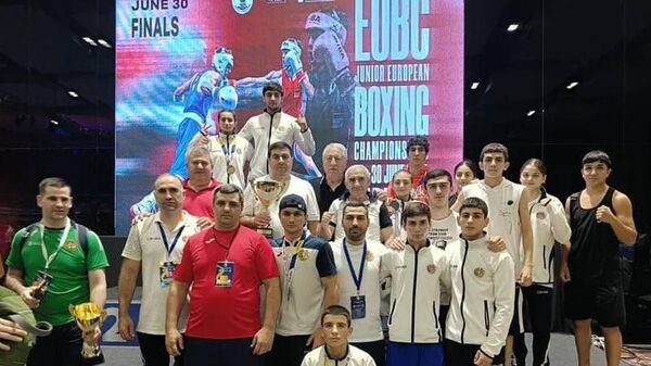 Сборная Армении по боксу на юниорском чемпионате Европы - Sputnik Армения