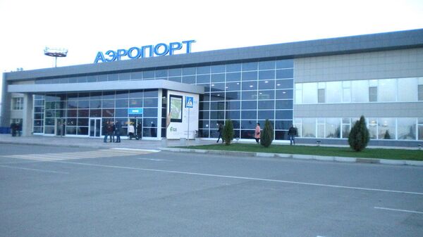 Здание аэровокзала аэропорта Астрахань со стороны города - Sputnik Армения