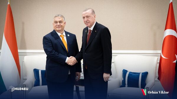 Премьер-министр Венгрии Виктор Орбан и президент Турции Реджеп Тайип Эрдоган обмениваются рукопожатием на саммите НАТО (9 июля 2024). Вашингтон - Sputnik Армения
