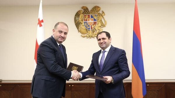 Վրաստանի և Հայաստանի պաշտպանության նախարարները - Sputnik Արմենիա