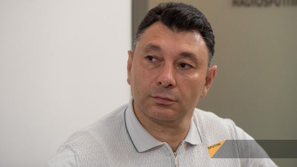 Эдуард Шармазанов в гостях радио Sputnik - Sputnik Армения
