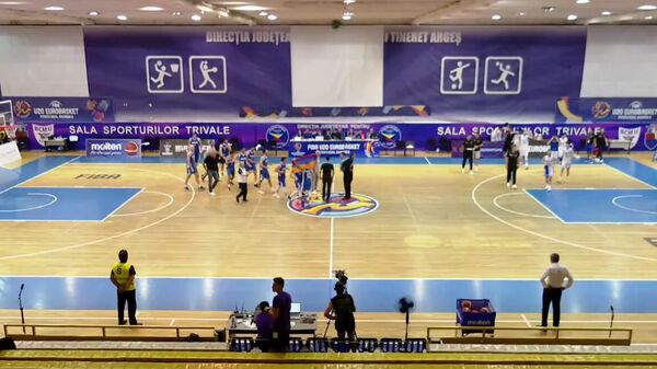 Сборная Армении по баскетболу U20 победила сборную Азербайджана со счетом 71:61 - Sputnik Армения