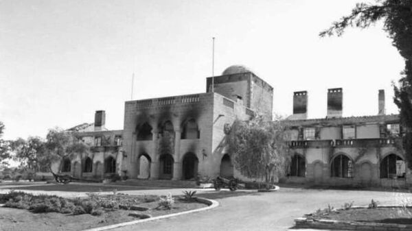 Дом правительства на Кипре после переворота против демократически избранного правительства в 1974 году - Sputnik Армения