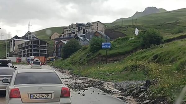 Сухопутная граница между Грузией и Россией закрылась из-за непогоды - Sputnik Армения