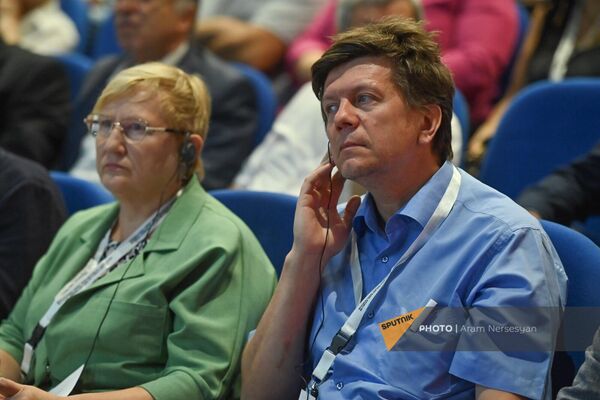 Открытие Международного форума Новые горизонты сотрудничества Армении и ЕАЭС с БРИКС и ШОС (8 августа 2024). Еревaн Открытие Международного форума Новые горизонты сотрудничества Армении и ЕАЭС с БРИКС и ШОС (8 августа 2024). Еревaн - Sputnik Армения