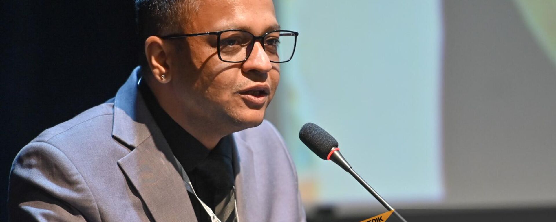 Заместитель Председателя Торгово-промышленной палаты БРИКС Самип Шастри на открытии Международного форума Новые горизонты сотрудничества Армении и ЕАЭС с БРИКС и ШОС (8 августа 2024). Еревaн - Sputnik Армения, 1920, 08.08.2024