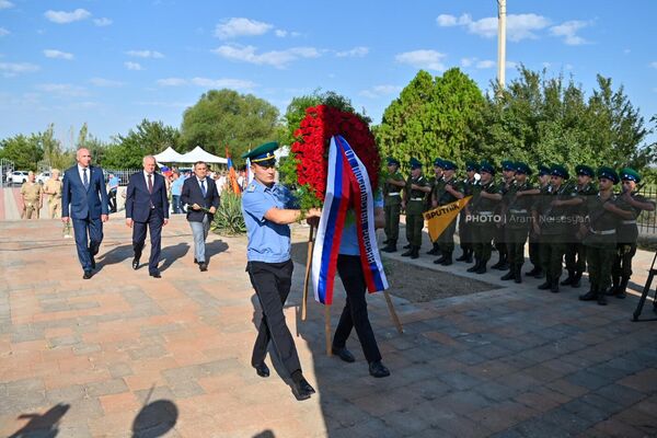 Торжественное мероприятие по случаю 197-й годовщины Ошаканской битвы в память о русских воинах и армянских добровольцах у памятника Героям Ошакана (16 августа 2024). Ошакан - Sputnik Армения