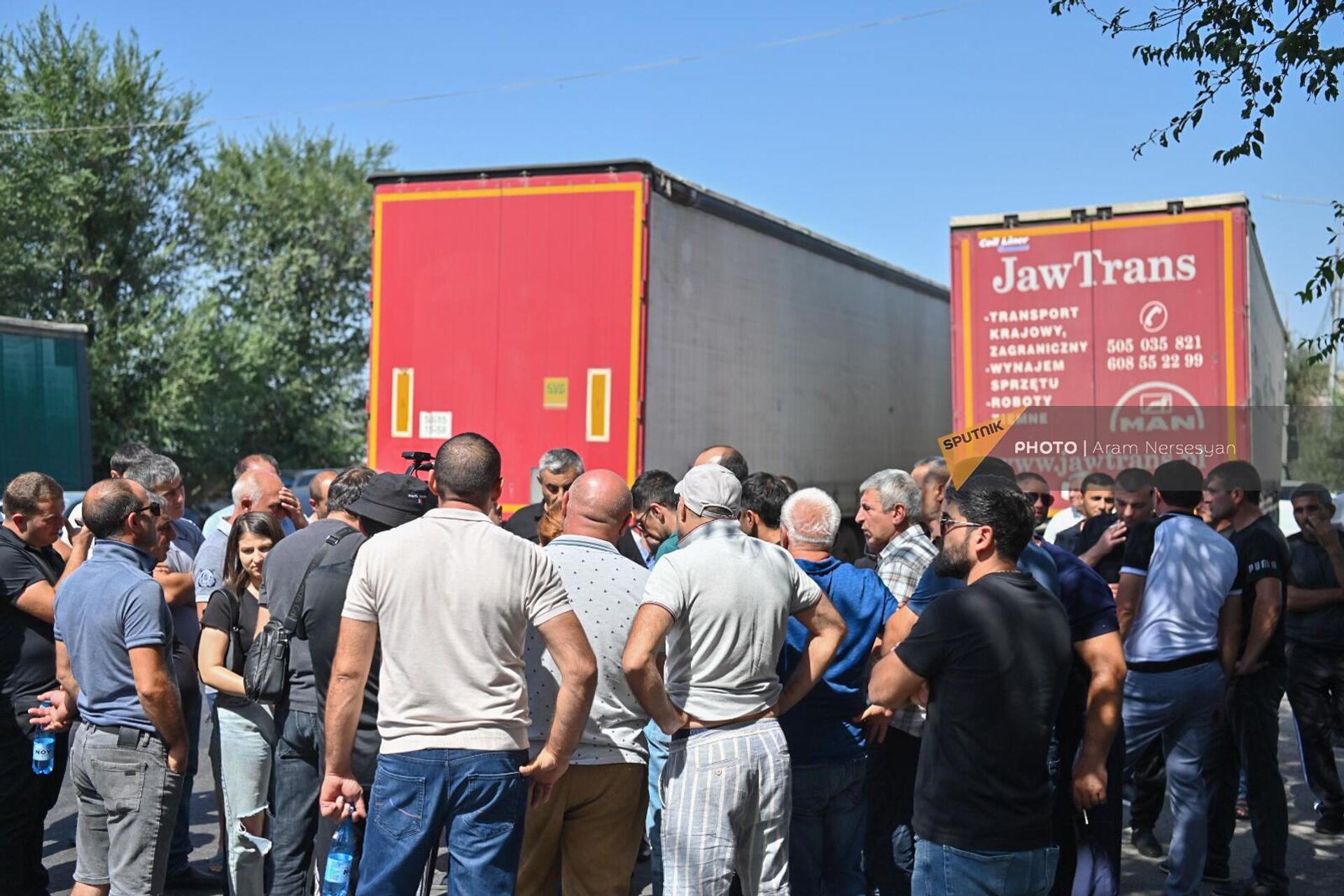 Акция протеста представителей грузовых транспортных компаний (29 августа 2024). Еревaн - Sputnik Армения, 1920, 29.08.2024