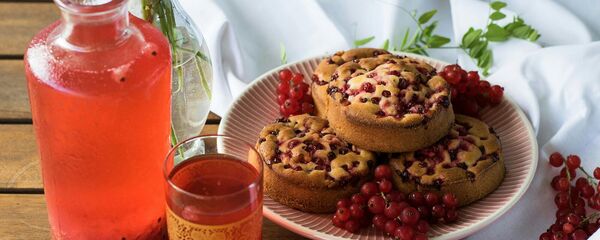 Кексы с красной смородиной - Sputnik Արմենիա