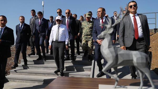 Премьер-министр Никол Пашинян во время рабочей поездки в Вайоцдзорскую область (4 сентября 2024). Джермук - Sputnik Армения