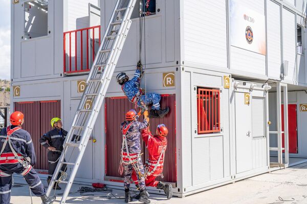 Программа обучения зарубежных спасателей на базе Российско-Армянского центра гуманитарного реагирования - Sputnik Армения