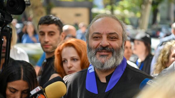 Բագրատ սրբազանը հանրահավաքին - Sputnik Արմենիա