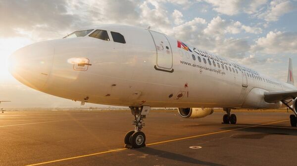 Самолет Armenian Airlines в аэропорту Звартноц - Sputnik Армения