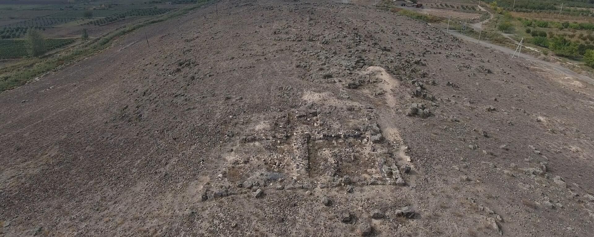 Возобновились раскопки в Аргиштихинили — одном из могущественных урартских городов - Sputnik Армения, 1920, 27.10.2024