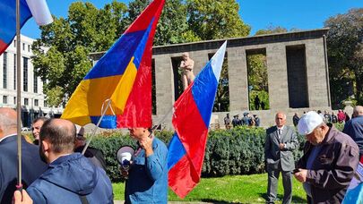 Компартия Армении проводит праздничное мероприятие "История Дружбы", посвященное армяно-российским отношениям, приуроченное к годовщине освобождения Ереванской крепости (20 октября 2024). Еревaн