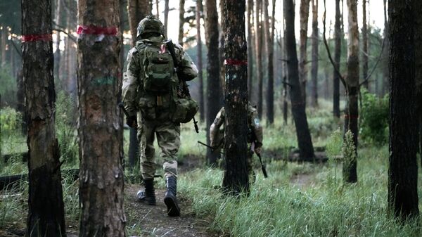 Военнослужащие инженерно-саперного взвода 116-й отдельной бригады особого назначения Росгвардии в зоне проведения специальной военной операции. - Sputnik Армения