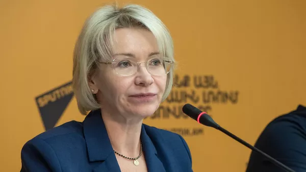 Валентина Комлева во время пресс-конференции по итогам Форума лидеров развития -2024 (11 ноября 2024). Еревaн - Sputnik Армения
