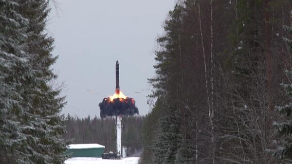 Запуск межконтинентальной баллистической ракеты Ярс в рамках учений сил стратегического сдерживания Гром-2022 Минобороны РФ (19 февраля 2022). - Sputnik Армения