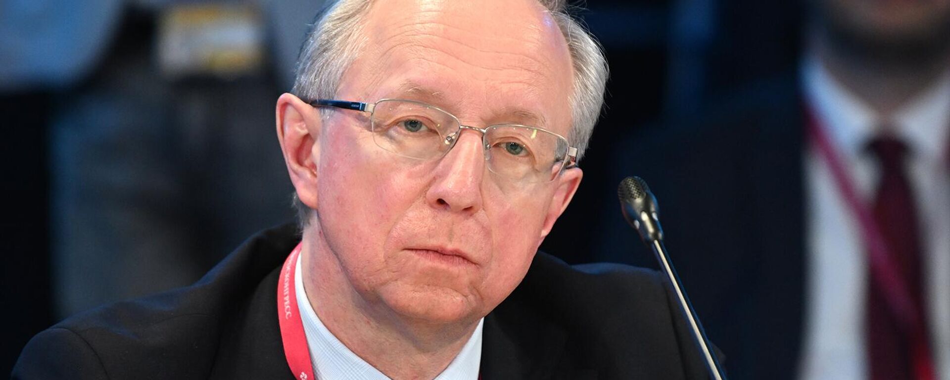 Заместитель министра иностранных дел РФ Михаил Галузин во время сессии Союзное государство России и Белоруссии: стратегия взаимодействия (15 июня 2023). Санкт-Петербург - Sputnik Армения, 1920, 10.02.2025