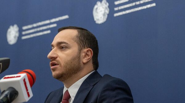 Министр высокотехнологической промышленности Мхитар Айрапетян во время пресс-конференции по итогам 2024 года (9 января 2025). Еревaн - Sputnik Армения