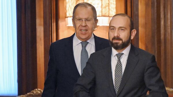 Главы МИД РФ и Армении Сергей Лавров и Арарат Мирзоян на встрече (21 января 2025). Москва - Sputnik Армения