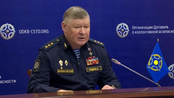 Начальник Объединенного штаба ОДКБ Андрей Сердюков проводит брифинг по вопросам ОДКБ (30 января 2025). Москва - Sputnik Армения