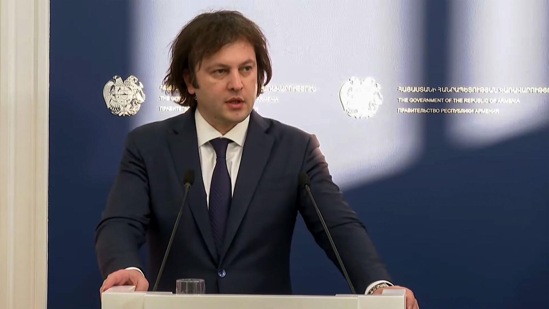 Премьер-министр Грузии Ираклий Кобахидзе на совместной с армянским коллегой пресс-конференция по итогам встречи (30 января 2025). Еревaн Премьер-министр Грузии Ираклий Кобахидзе на совместной с армянским коллегой пресс-конференция по итогам встречи (30 января 2025). Еревaн - Sputnik Армения, 1920, 04.04.2025
