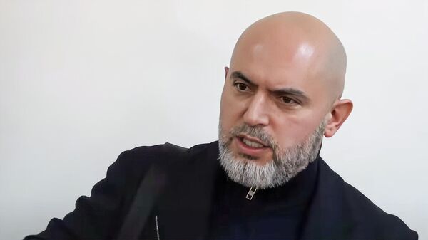 Армен Ашотян отвечает на вопросы журналистов по окончанию судебного заседания (4 февраля 2025). Еревaн - Sputnik Армения