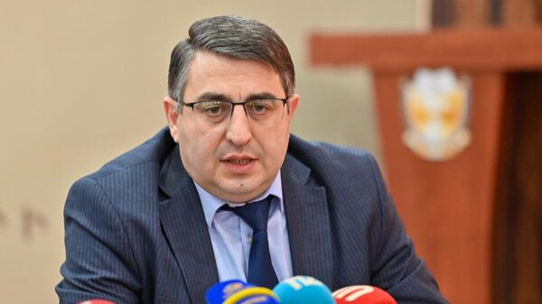 Председатель Палаты адвокатов Армении Симон Бабаян на пресс-конференции (10 февраля 2025). Еревaн - Sputnik Армения