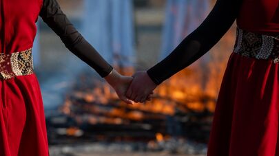 Традиционное празднование Трндеза у руин храма Звартноц