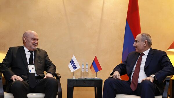 Նիկոլ Փաշինյանն ու Ֆերիդուն Սինիրլիօղլուն - Sputnik Արմենիա