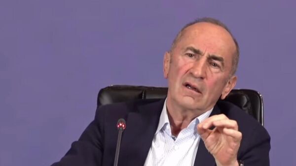 Кочарян о заявлениях провластных депутатов, где его пресс-конференцию называют выступлением российского посла Копыркина - Sputnik Армения