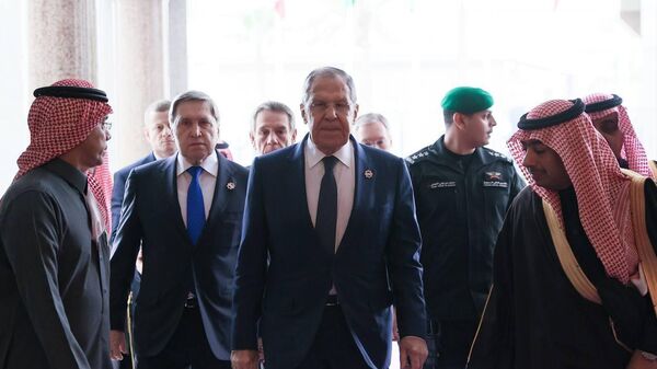 Российская делегация прибыла на место проведения переговоров с представителями администрации США (18 февраля 2025). Эр-Рияд - Sputnik Армения