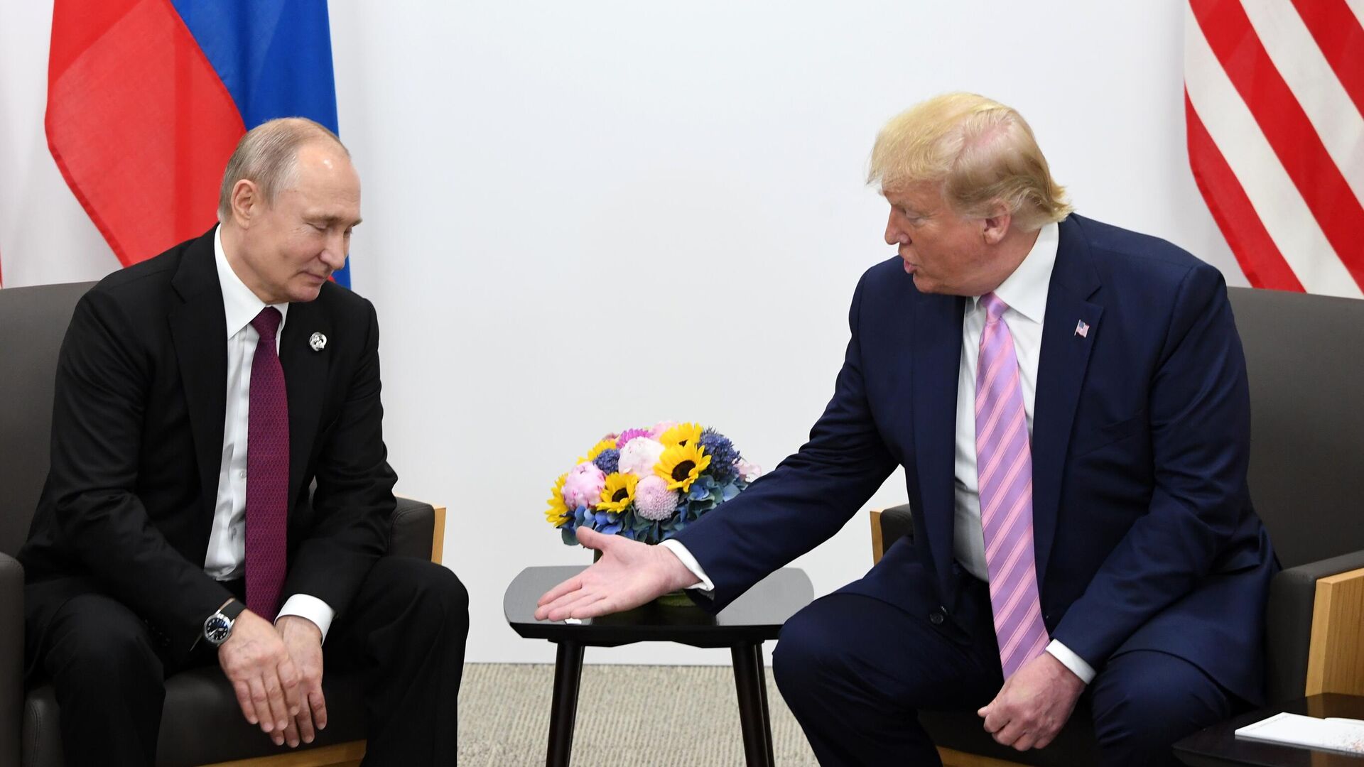 Встреча президентов РФ и США Владимира Путина и Дональда Трампа на полях саммита Группы двадцати (28 июня 2019). Осака Встреча президентов РФ и США Владимира Путина и Дональда Трампа на полях саммита Группы двадцати (28 июня 2019). Осака - Sputnik Армения, 1920, 18.03.2025