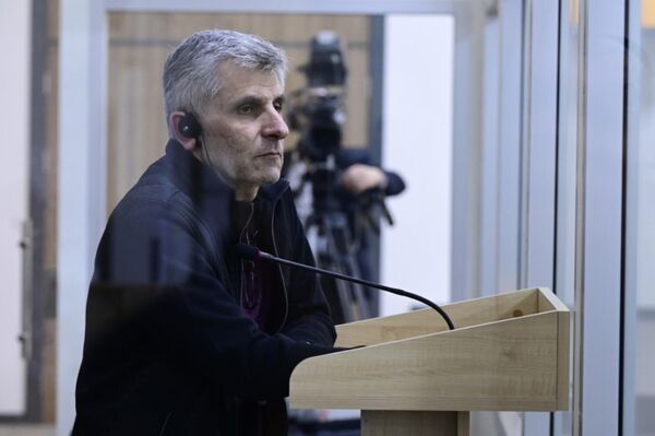 Давид Ишханян во время суда (20 февраля 2025). Баку - Sputnik Армения