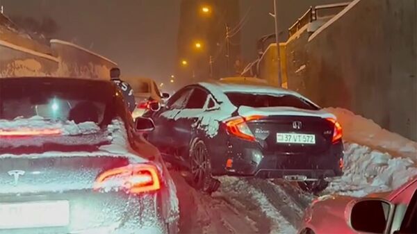 Երևանը կաթվածահար էր. ձյուն է եկել - Sputnik Արմենիա