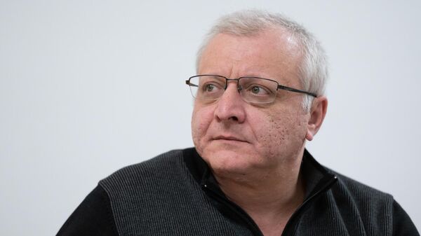 Политический аналитик Сурен Суренянц в гостях радио Sputnik - Sputnik Армения