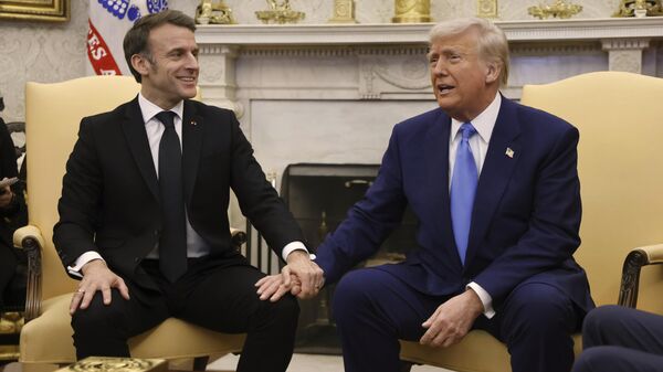 Президент Дональд Трамп и президент Франции Эмманюэль Макрон в Овальном кабинете Белого дома - Sputnik Армения