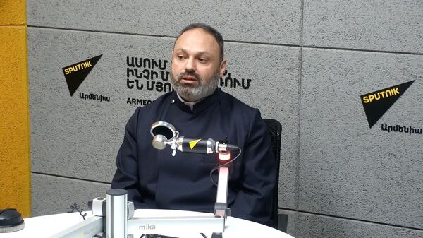 Протоархимандрит Закария Багумян считает, что очень важно принять поражение - Sputnik Армения