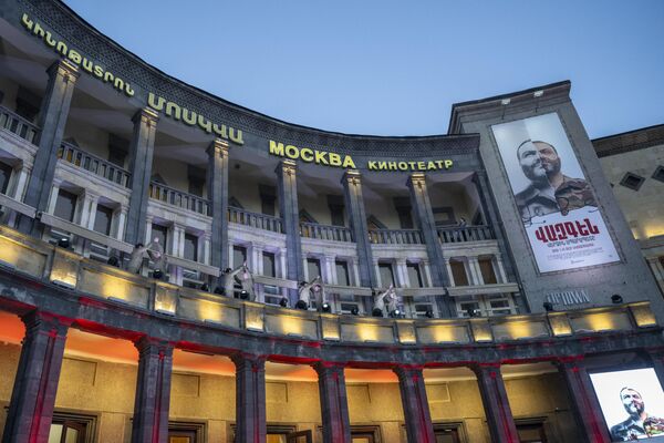 Танец Ярхушта на премьере фильма &quot;Вазген, последний Спарапет&quot; - Sputnik Армения