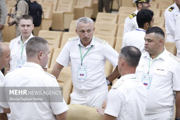 Командующие плавучими и летательными подразделениями Военно-морских сил армии и КСИР - Sputnik Армения