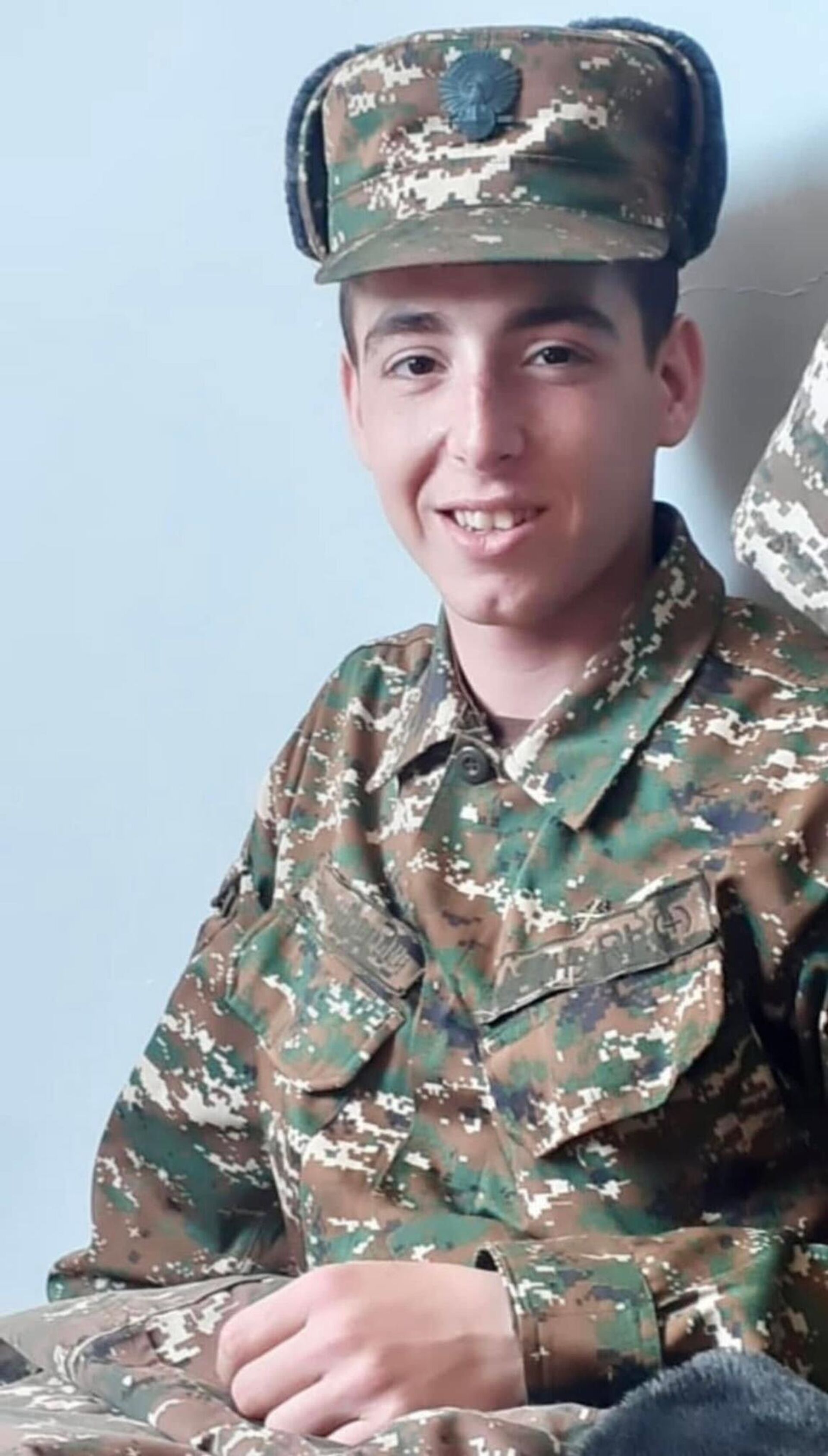 В медцентре Шенгавит родился брат погибшего в 44-дневной войне Арсена Ачикяна Давид В медцентре Шенгавит родился брат погибшего в 44-дневной войне Арсена Ачикяна Давид - Sputnik Армения, 1920, 18.03.2025